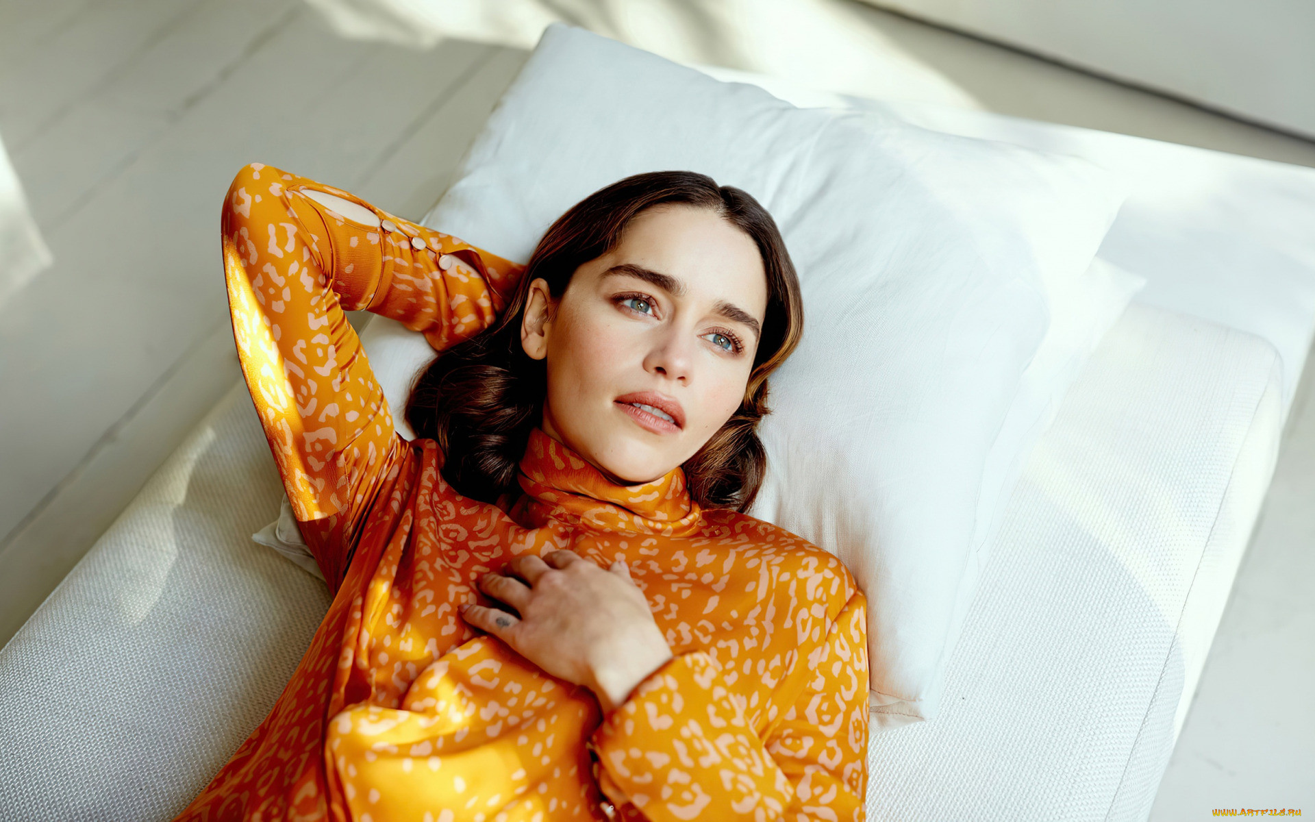 , emilia clarke, 